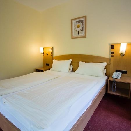 Hotel Bb Haus Neugebauer Garni à Geisenheim Extérieur photo