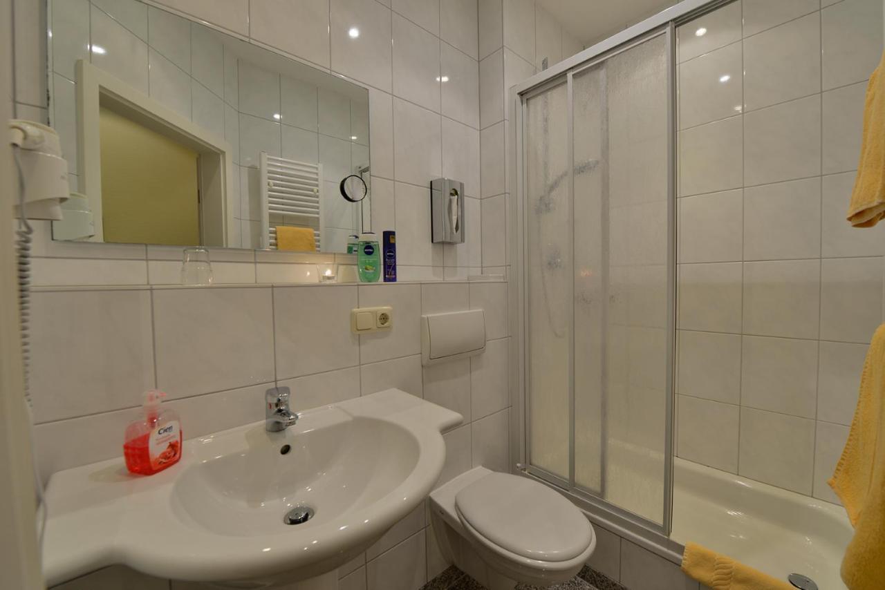 Hotel Bb Haus Neugebauer Garni à Geisenheim Extérieur photo