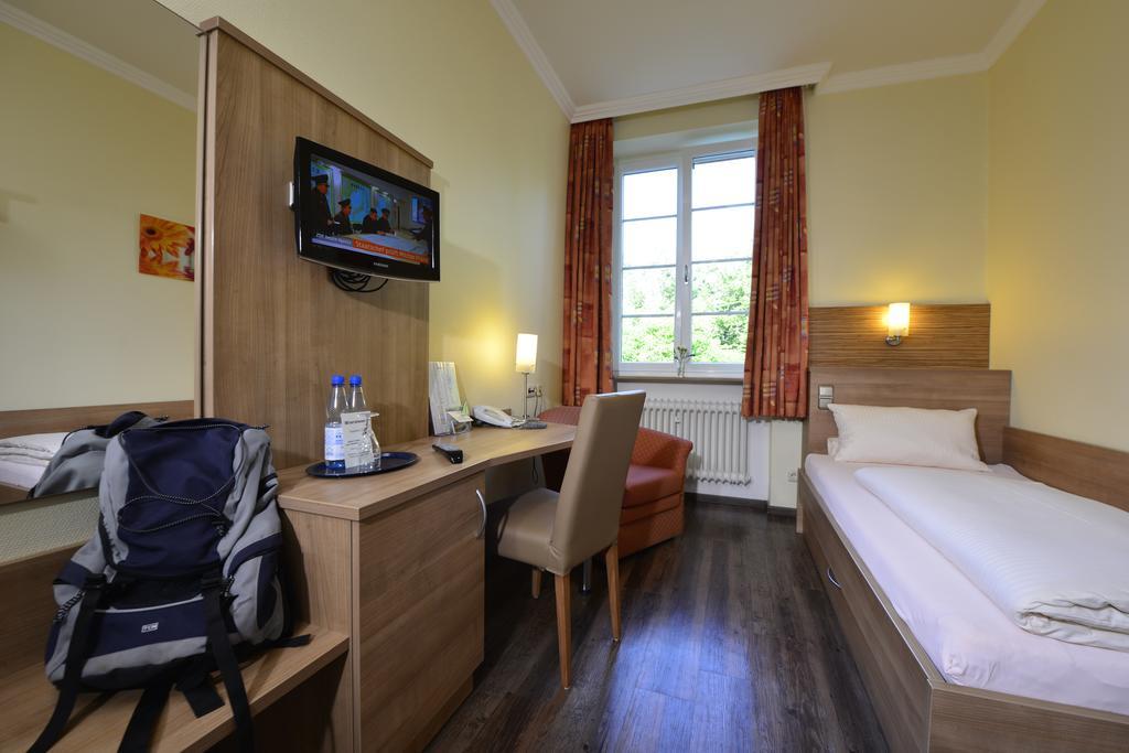 Hotel Bb Haus Neugebauer Garni à Geisenheim Extérieur photo